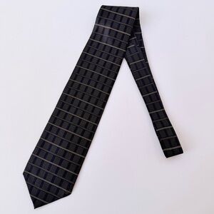 Men’s Colours By Alexander Julian Silk Tie
Deep Navy and Green​​